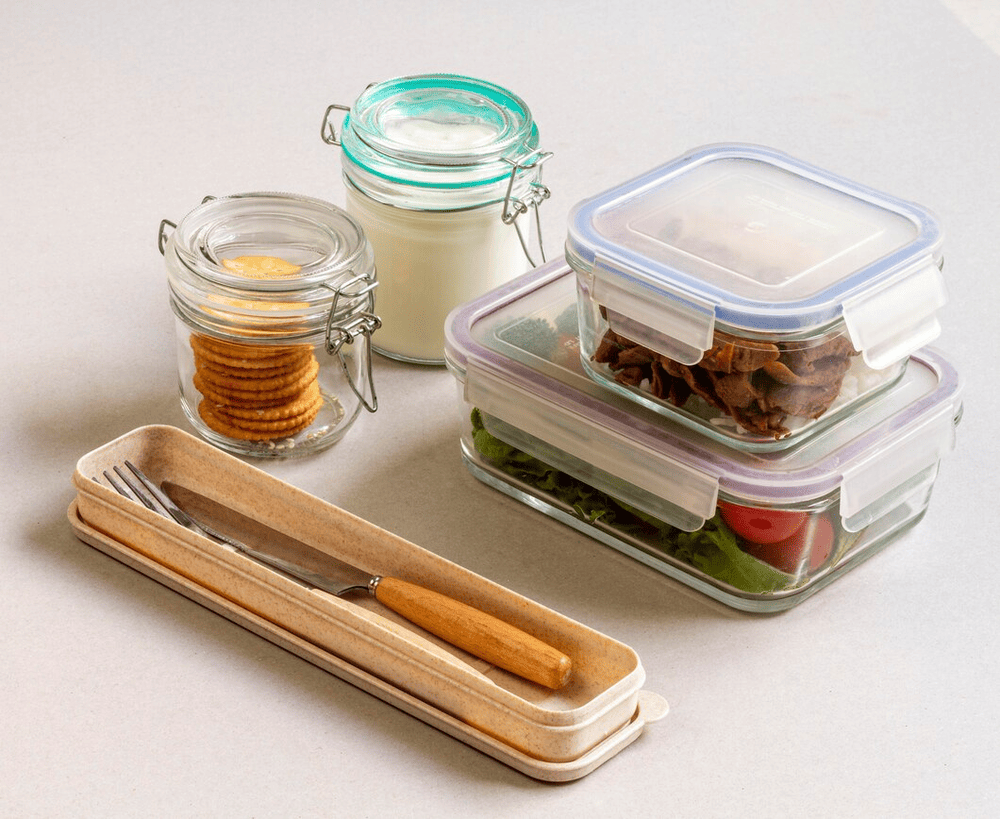 Hành khách nên mang các loại thức ăn tiện lợi, được đóng gói kín và chỉ mang vừa đủ dùng trong hành trình bay (Nguồn: Freepik)